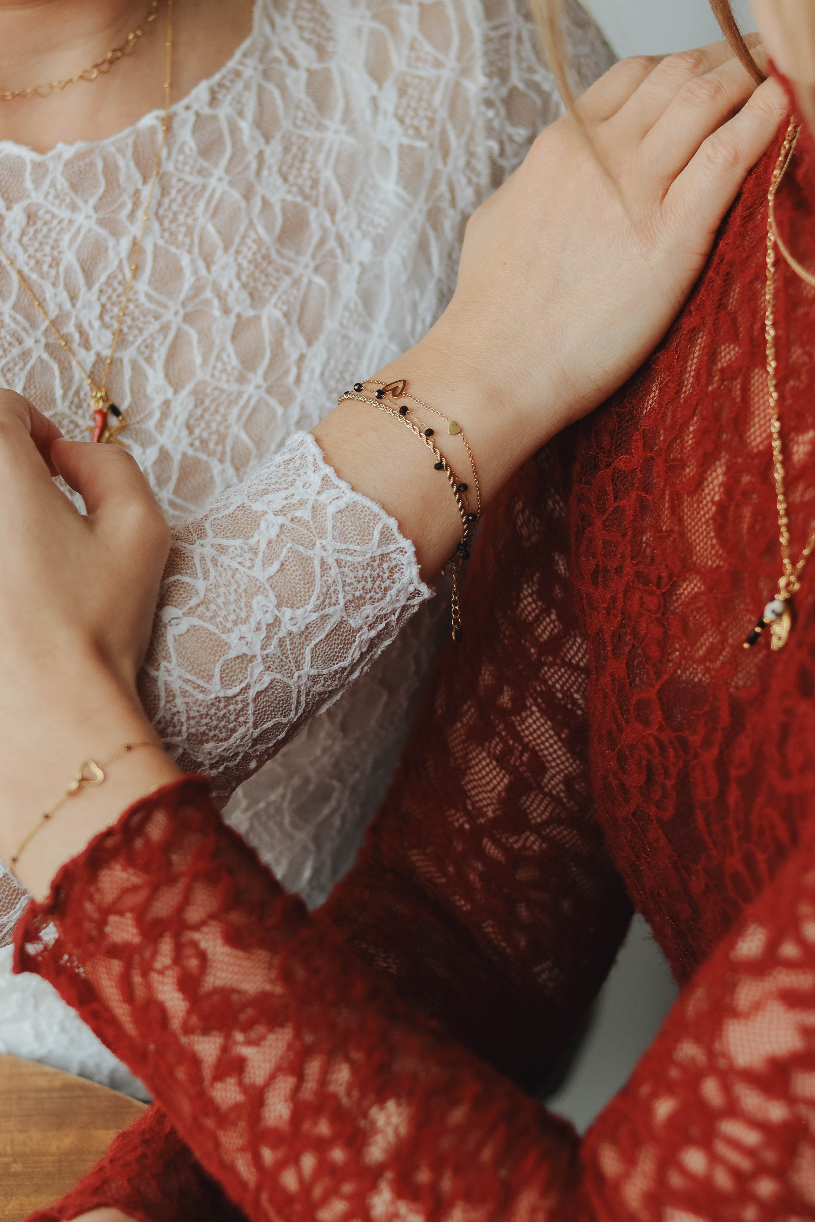 Gouden armband zwartje kraaltjes 1