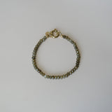 Armband van groene kralen-goud