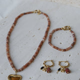 Ketting met roestbruine kralen-goud